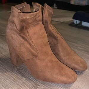 Shoe Dazzle SZ 8.5 Chestnut brown booties!!! Beautiful!!!